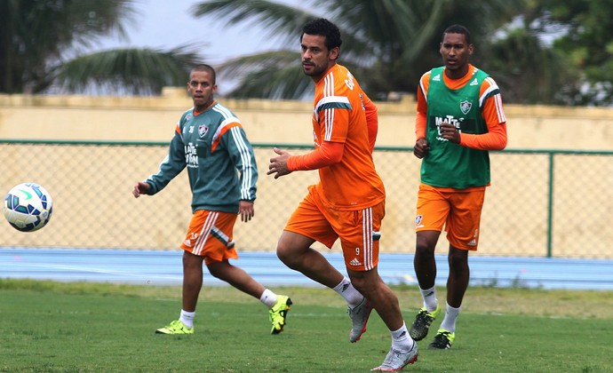 Fred treina entre os titulares, mas não está confirmado para clássico 