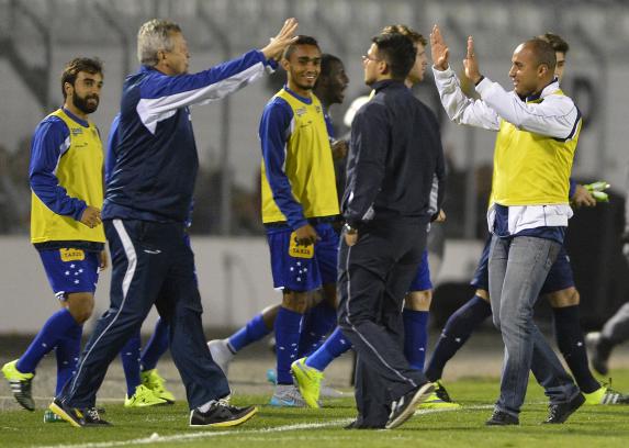 Ponte Preta foi operada pelo árbitro na derrota para o Cruzeiro, por 2 a 1
