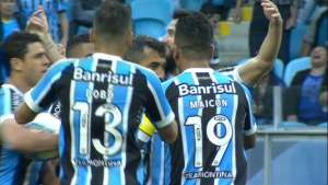 Grêmio 2 x 1 Goiás - Tricolor vence de virada e segue à caça dos líderes