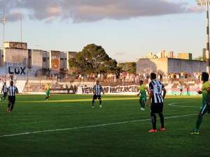 Salgueiro 0 x 0 Cuiabá - Festival de chutes errados e empate sem graça