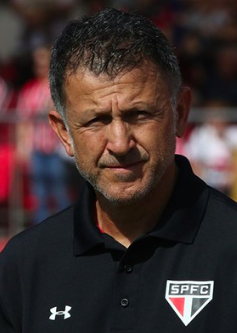 O técnico Juan Carlos Osório é o comandante da Seleção do Futebol Interior