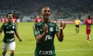 Sem Gabriel, Palmeiras sofre com falhas seguidas da zaga