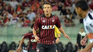 Série B: Bahia acerta com zagueiro Gustavo, que estava no Atlético-PR