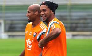 Ronaldinho Gaúcho desfalca o Fluminense pelo menos até domingo