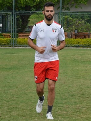 Zagueiro Luiz Eduardo volta ao time