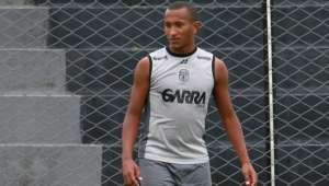 Vasco surpreende e contrata Júnior Mandacaru do Treze
