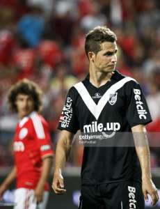 Vasco anuncia contratação de Bruno Teles, lateral-esquerdo revelado pelo Grêmio