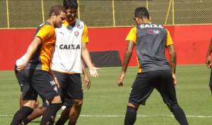 Série B: Confiante no título, Pedro Ken exalta poder ofensivo do Vitória contra o Criciúma