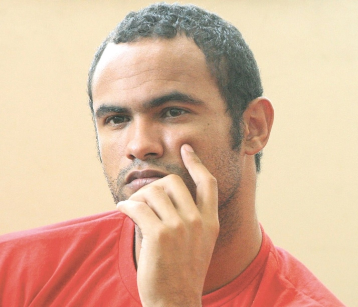 Ex-Goleiro Bruno é transferido de penitenciária, mas segue em regime fechado 2 0002050112613 img