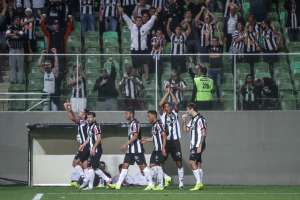 BRASILEIRÃO: Corinthians mantém liderança, Santos dá baile no SanSão e o lanterna Vasco desencanta
