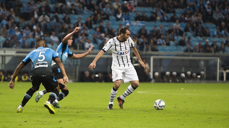 Na partida desta noite, o meia Danilo (Foto) completou 300 jogos com a camisa do Corinthians. - Ag. Corinthians