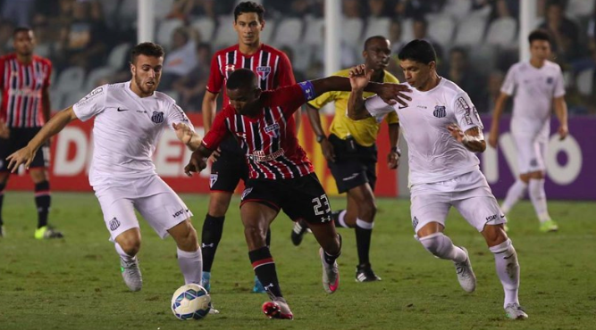 O guerreiro time santista não deu espaços para o São Paulo, que voltou a jogar mal