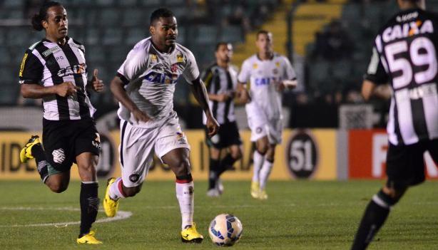 Figueirense e Atlético Paranaense fizeram um jogo equilibrado e com empate justo