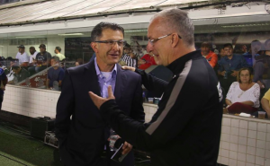 Dorival Júnior diz: 'Está dando prazer ver o Santos jogar'