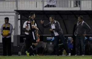 Jorginho se diz aliviado com vitória do Vasco e pede apoio da torcida