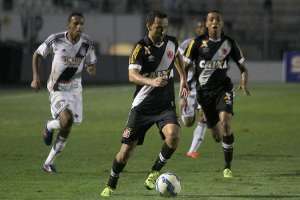 Nenê comemora vitória do Vasco e fala em empenho total
