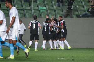 Técnico do Atlético (MG) comemora vitória e nascimento do primeiro neto