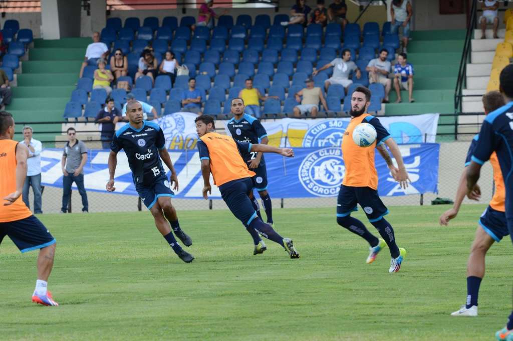 Equipe do São Bento durante treino em Sorocaba