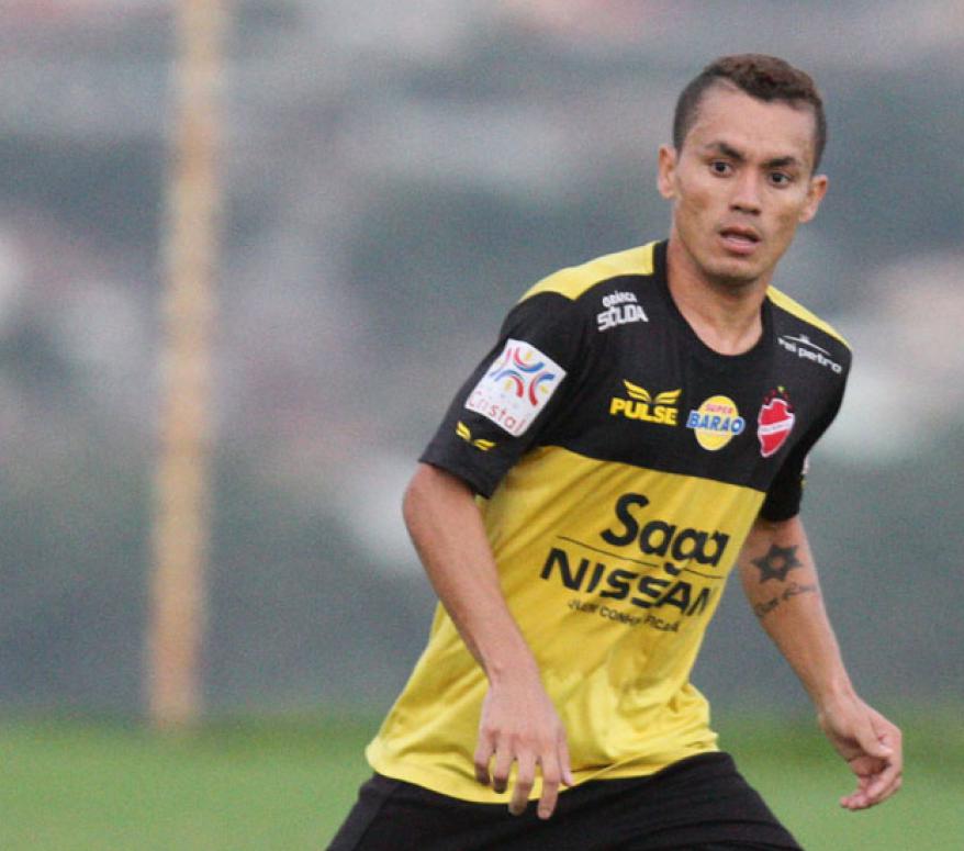 Moisés afirmou que o VIla Nova deve ir a campo com mesmo time que enfrentaria VIla Nova - Divulgação/Vila Nova