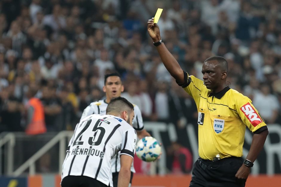 Clubes se reúnem na CBF e querem mudanças na arbitragem ainda neste Brasileirão 2 0002050112942 img