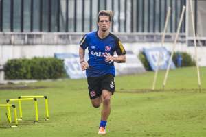 Diguinho tem contratura muscular e pode virar desfalque no Vasco