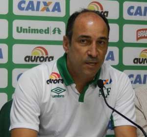 Após empate, técnico define meta para a Chapecoense: 13 pontos em 14 jogos