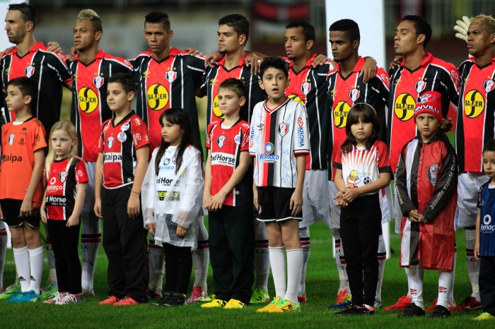 Joinville 0 x 0 Chapecoense - Sob vaias, clássico catarinense termina sem gols e complica os dois times 3 0002050113023 img