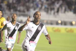 Ponte Preta treina com Borges e muda novamente o meio-campo contra o Santos