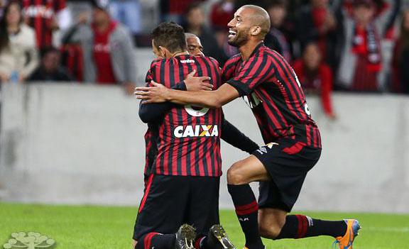 Destaque do Atlético-PR, Kadu foi sondado por clubes mineiros e paulistas para 2016