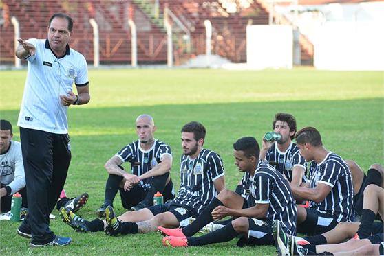 Waguinho Dias comanda o União Barbarense me busca da liderança