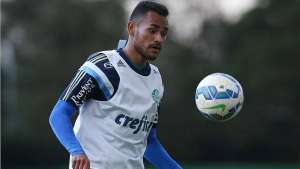 Marcelo Oliveira tenta arrumar defesa do Palmeiras contra Figueirense