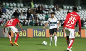 Coritiba 0 x 1 Internacional - Inter vence no Couto Pereira com gol de Vitinho
