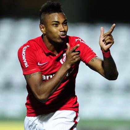Vitinho fez o gol da vitória nos acréscimos contra o Coritiba Vitinho fez o gol da vitória nos acréscimos contra o Coritiba