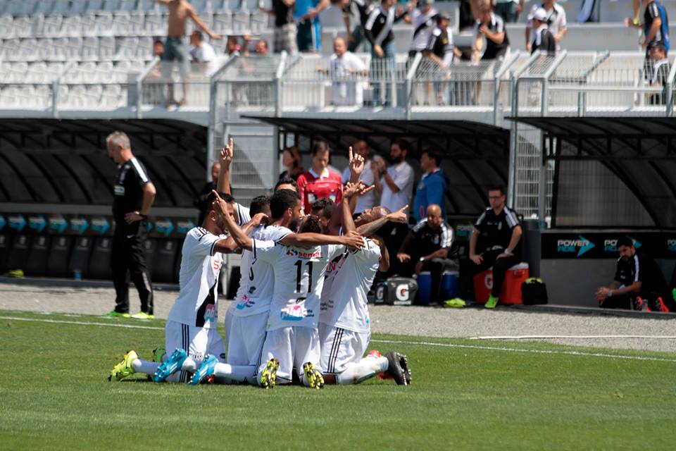 Jogadores da Ponte Preta comemoram o gol de Borges. - Ponte Preta Oficial