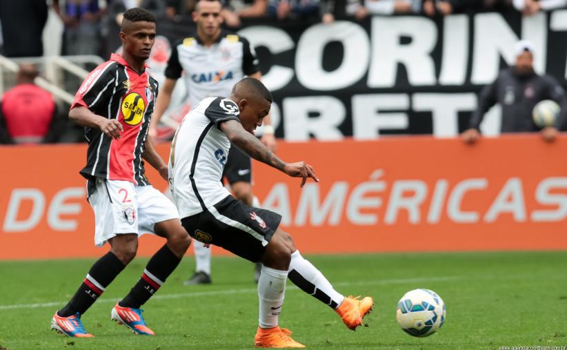 Atacante Malcon do Coritnhians foi decisivo fazendo o primeiro e a jogada do segundo gol do Corinthians. - Ag. Corinthians