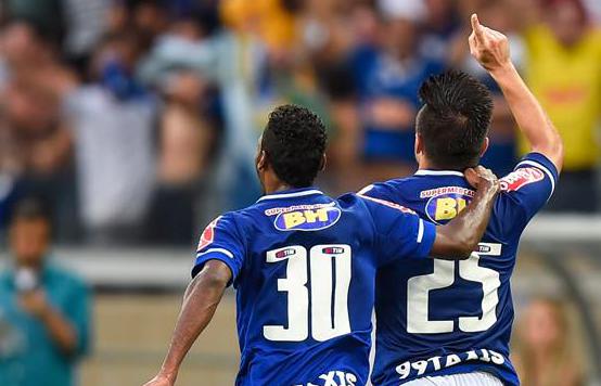Homem com camisa do Cruzeiro mata 1 pessoa em BH