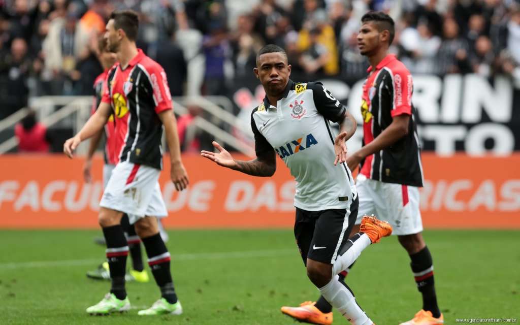 Corinthians mantém cautela após aumentar vantagem na liderança