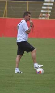 Série B: Mesmo com problemas na zaga, Vitória vai pra cima do Mogi