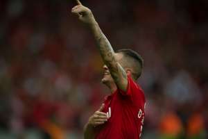 D'Alessandro treina e deve retornar ao Inter diante do Corinthians