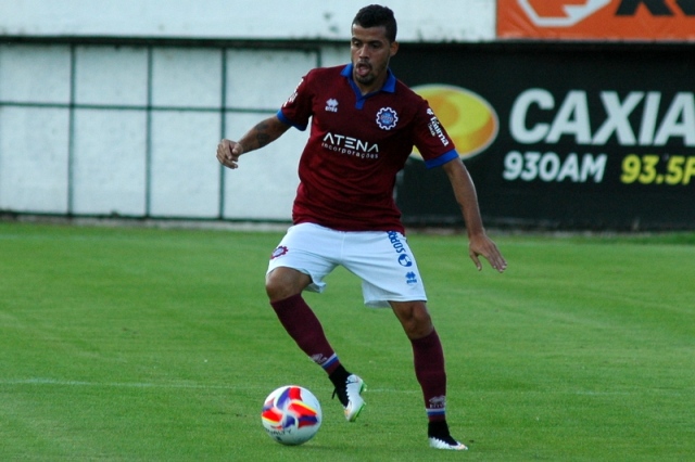 Diego Torres abriu o placar para o Caxias no Estádio do Café