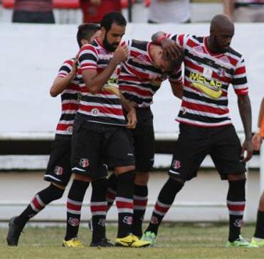 Santa Cruz briga para encostar no G4, mas não vai ter Grafite, suspenso.