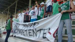 Torcedor invade treino nas Laranjeiras e causa novo tumulto no Fluminense