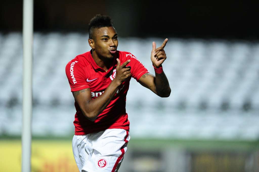 Vitinho é arma Colorada para o confronto contra o Corinthians