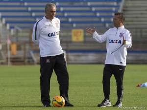 Aconselhado por preparador, Tite poupa jogadores e cancela treino tático
