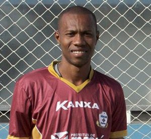 Série B: Zagueiro do Macaé acusa torcedores do Bragantino de racismo