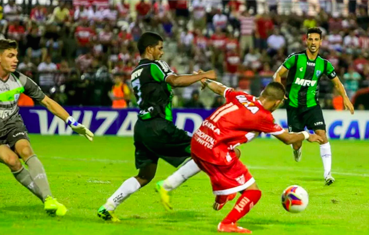 O CRB venceu o América Mineiro no último minuto de partida. - América MG Oficial