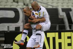 Ceará sobrevive entre os 