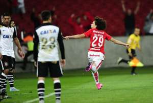 Internacional 2 x 1 Corinthians - De virada, Colorado põe fim à longa invenciblidade do Timão