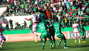 Coritiba tenta frear o embalo do Flamengo e sair da zona de rebaixamento