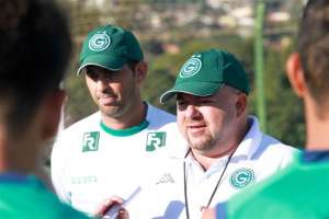 Julinho Camargo não resiste a derrota para Ponte Preta e deixa o Goiás